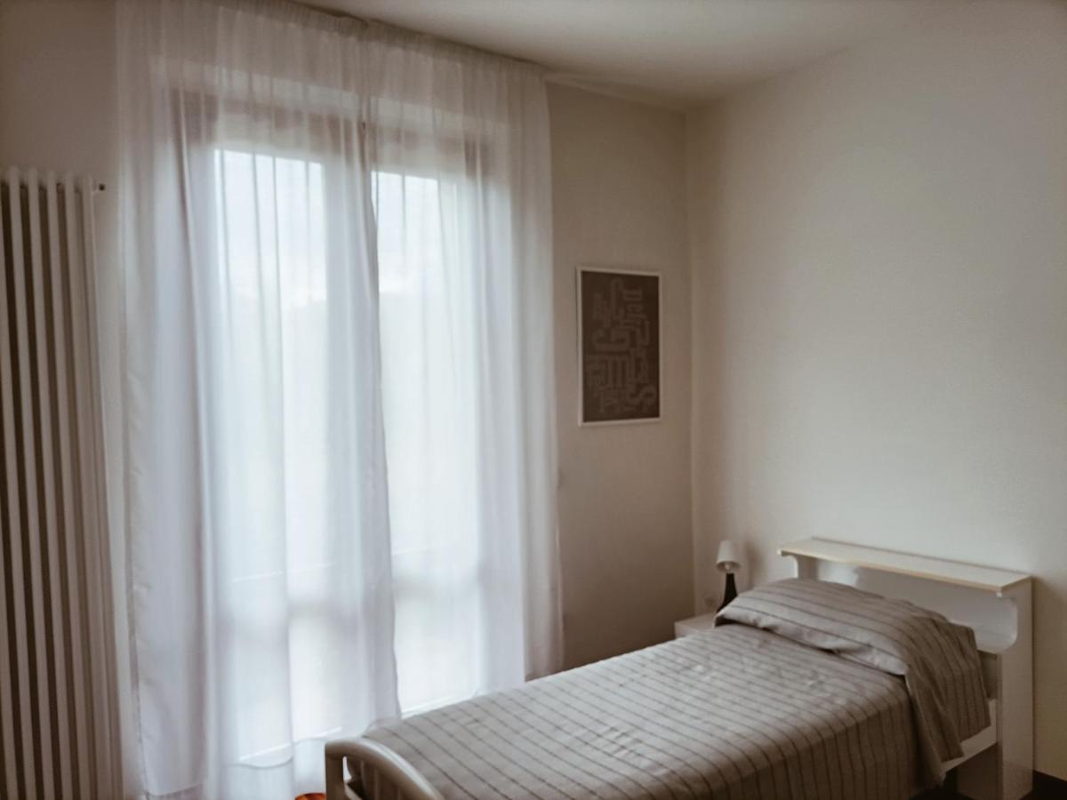 Casa Emilia - Appartamento Per Vacanze - โฟลีโญ ภายนอก รูปภาพ